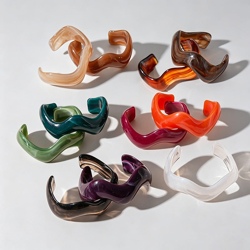 Wavy Shark Hair Claw Clip