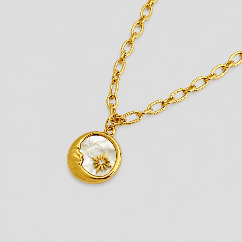 Round Shell Necklace
