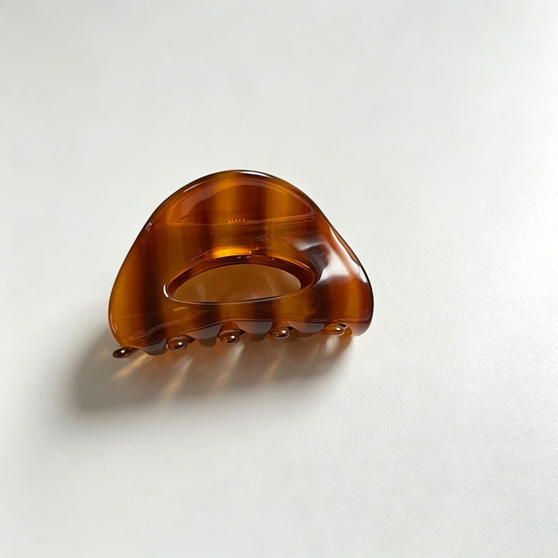 Hollow Streak Shark Hair Claw