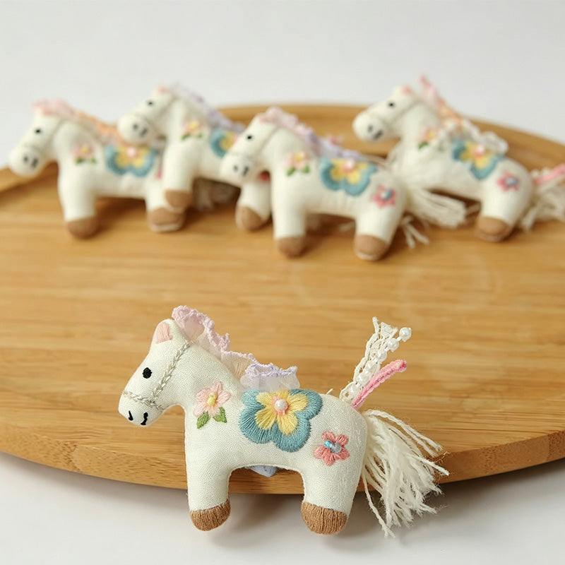 2PCS Playful Pony Cloth Daily Fashion Brooch Set