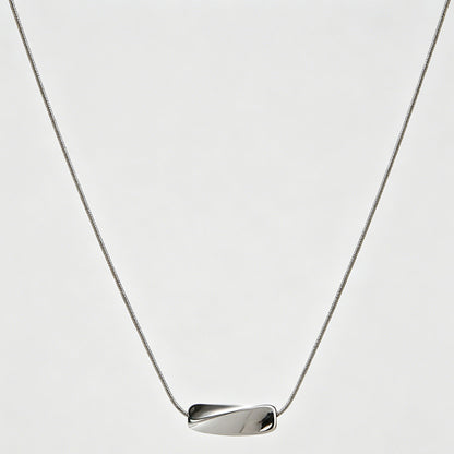 Geometric Irregular Twist Clavicle Pendant Necklace