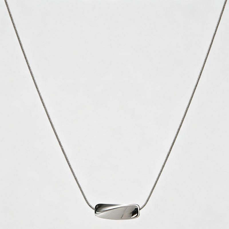 Geometric Irregular Twist Clavicle Pendant Necklace