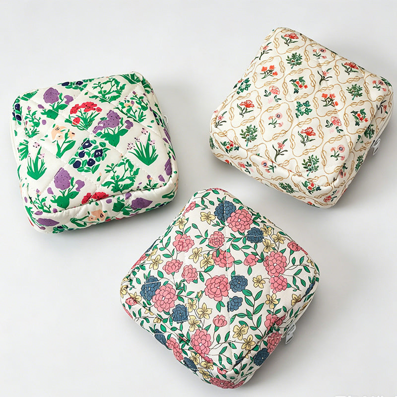 Floral Quilted Portable Storage Bag