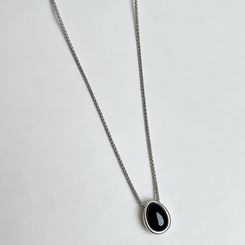 Elegant Oval Black Agate Teardrop Pendant Sweater Necklace