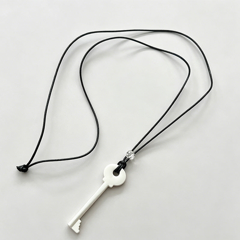 Retro Minimalist Vintage Key Copper Alloy Necklace