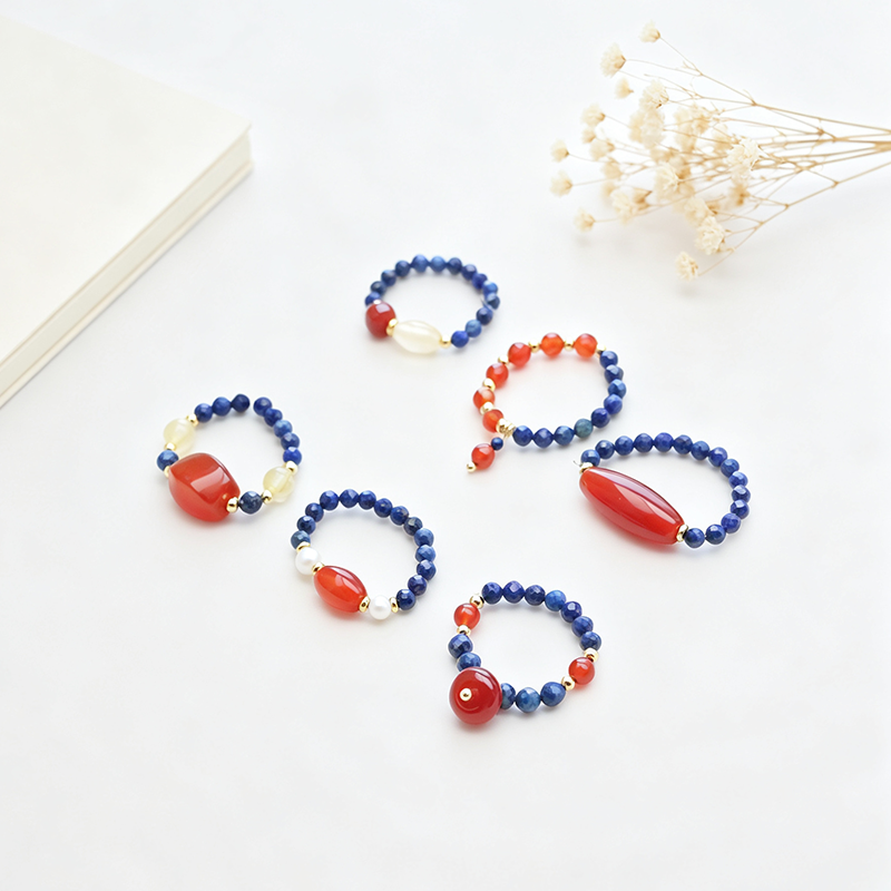 Red Agate Elastic Beaded Ring