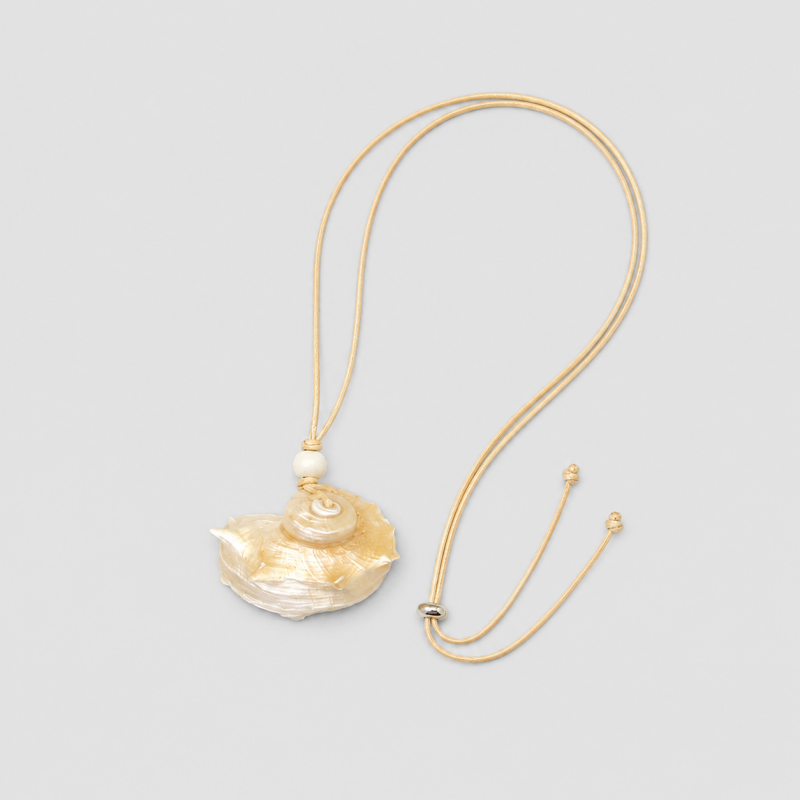 Boho Thin Cord Real Conch Shell Pendant Necklace