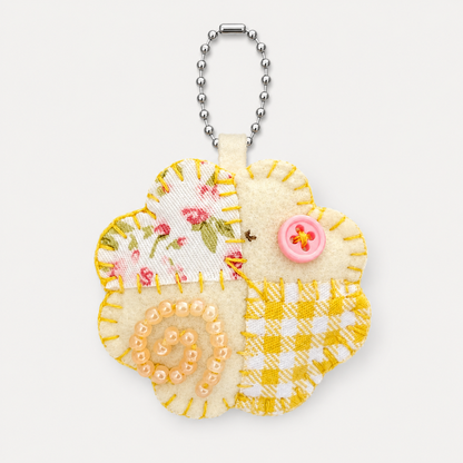 DIY Four-leaf Clover Felt Keychain