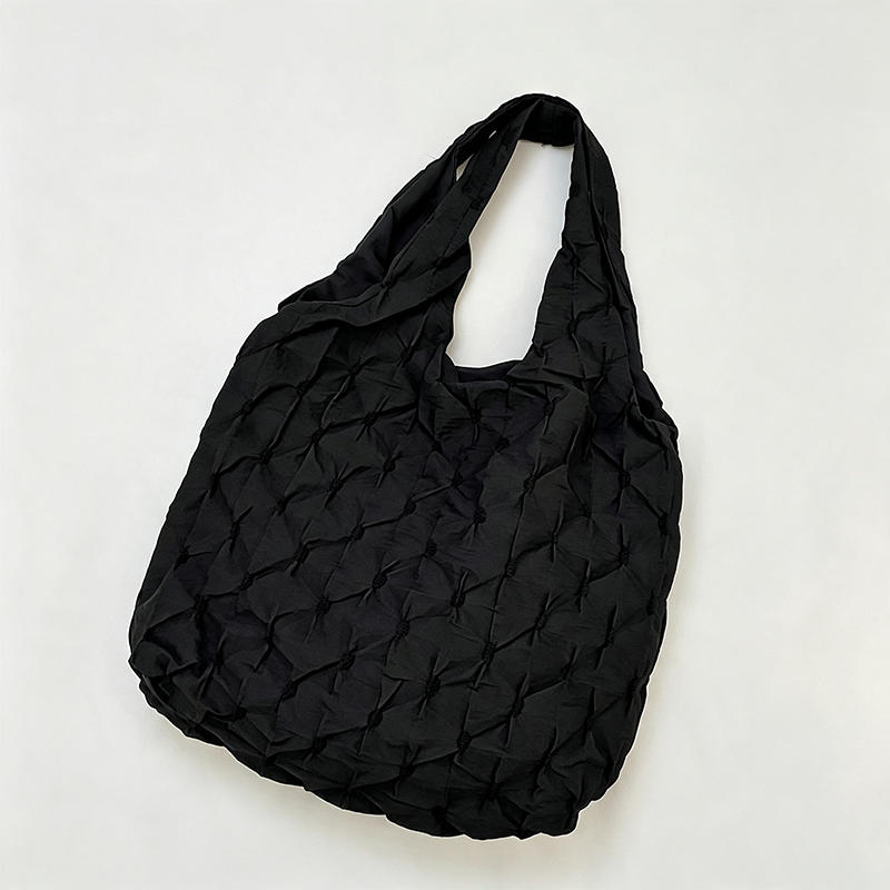 Petal Quilt Shoulder Bag