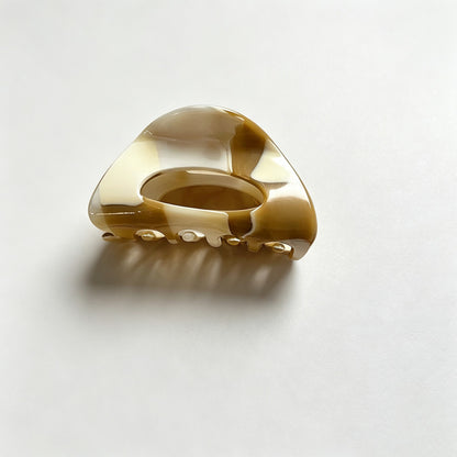Hollow Streak Shark Hair Claw