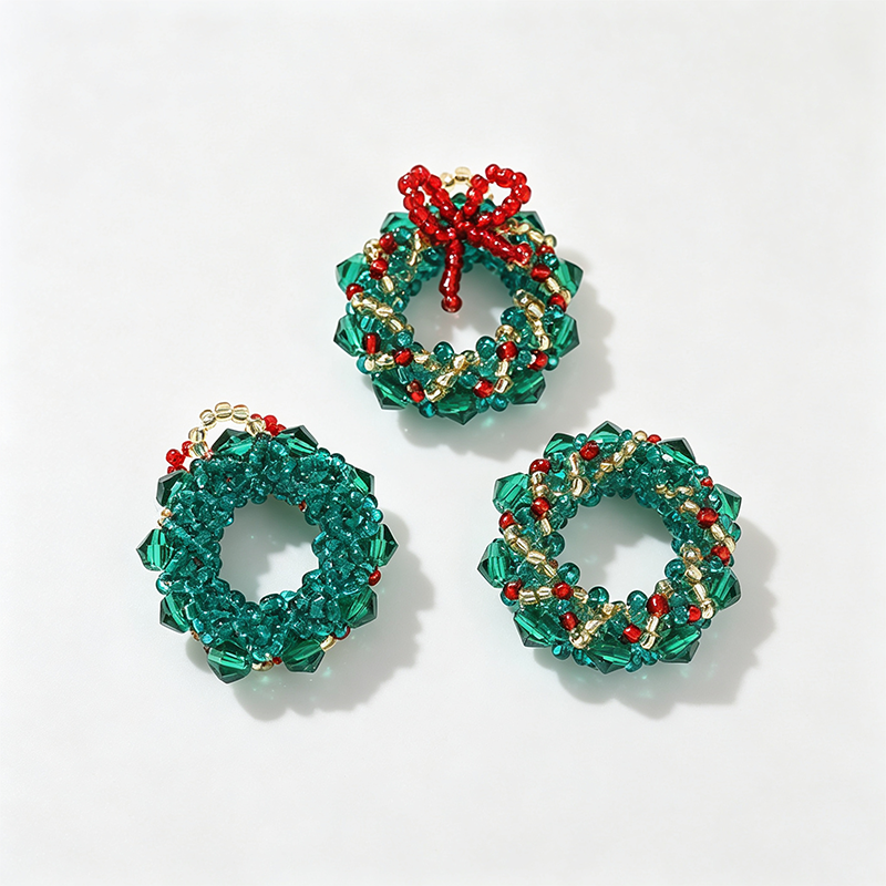 Glass Seed Bead Mini Christmas Wreath