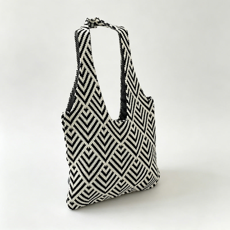 Monochrome Pattern Knit Tote Bag