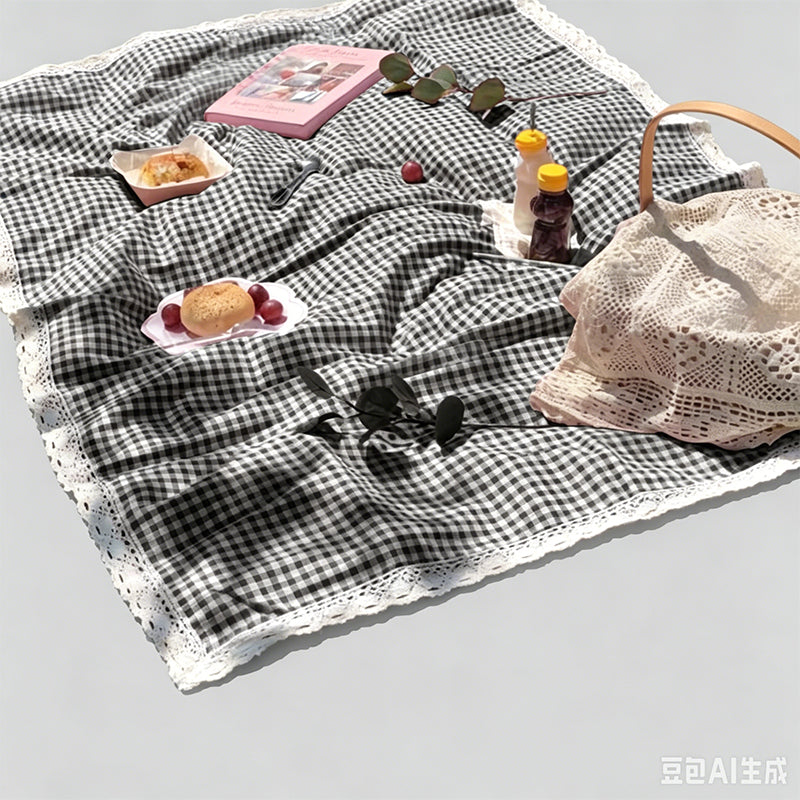 Multi-purpose Polyester Lace-Border Plaid Outdoor Picnic Blanket