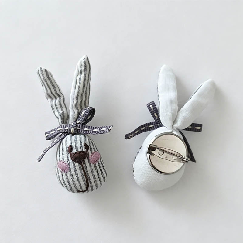 Brooch Pin with Rabbit Mushroo - Shopdayla Wholesale - #8754