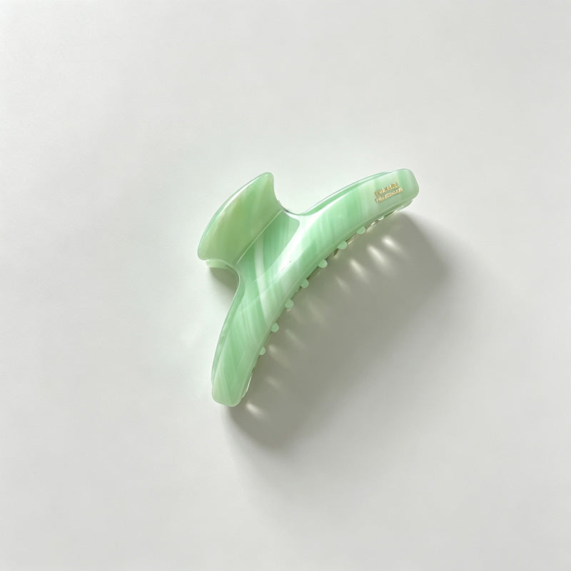 Metal Tag Marbled Texture Hair Claw