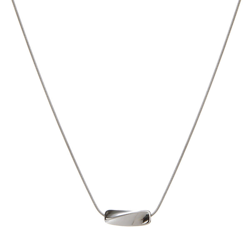 Geometric Irregular Twist Clavicle Pendant Necklace