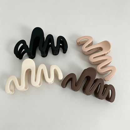 Curved Matte Finish Claw Clip