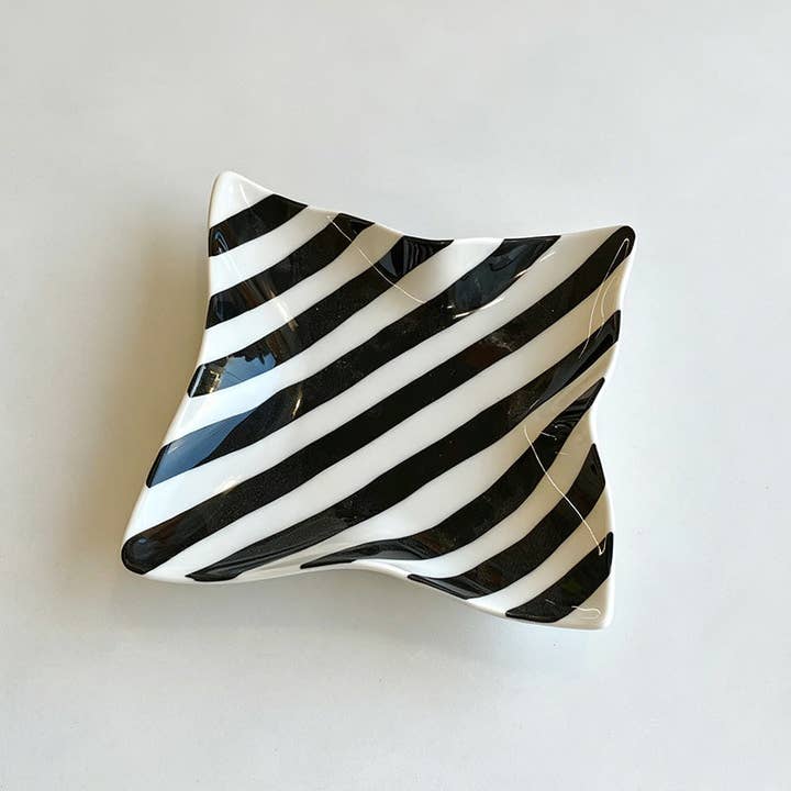 Irregular Wave Ceramic Plate with Polka Stripes